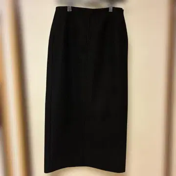 새상품 택 없음 루니 블랙 타이트 스커트 슬릿 포함
