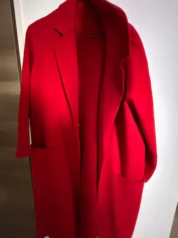 새상품 빨간색 롱 코트 100% 울