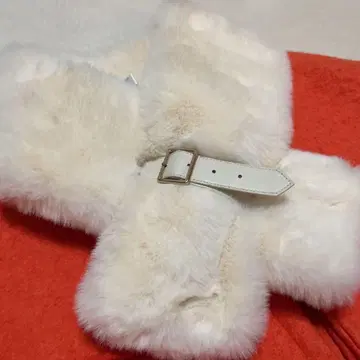 FURLA 아이보리 머플러 복슬복슬