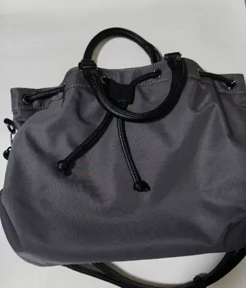 그레이 나일론 숄더백 미사용 vitaFelice