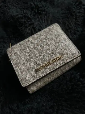 MICHAEL KORS 실버 3단 폴더형 지갑