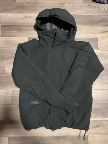 BARK MANHATTAN 블랙 다운 자켓 M 사이즈