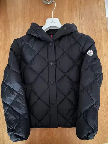 MONCLER 블랙 숏 다운 자켓