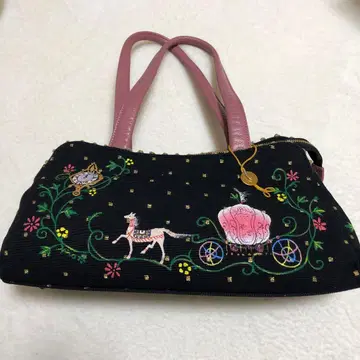 ThinkBee! 자수 핸드백 블랙 핑크