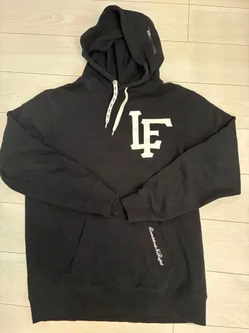 LF 로고 후드 부착 맨투맨 621
