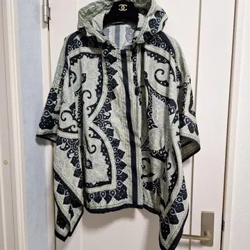 ETRO 페이즐리 무늬 후드 부착 판초