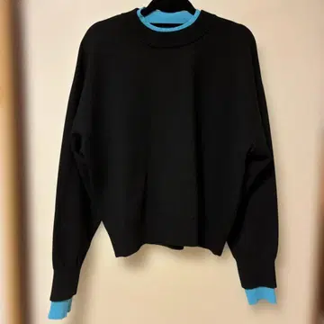 새상품 택 없음 어반 리서치 블랙 니트 레이어드 스타일 긴팔