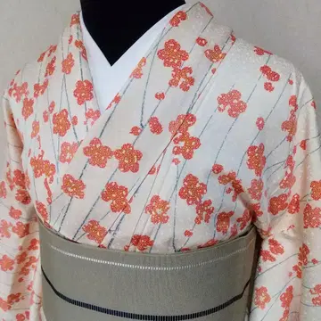 아이보리 바탕에 오렌지색 매실 패턴 코몬 부드러운 류시