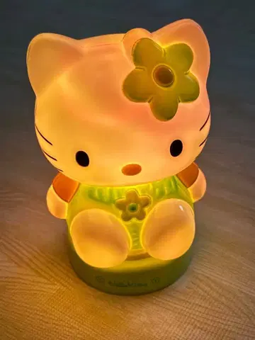 헬로키티 램프 빛나는 디자인