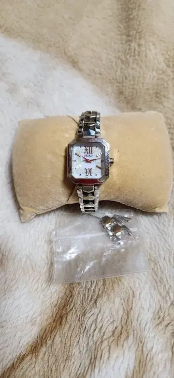 SEIKO 티세 손목시계 솔라