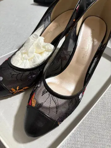 블랙 자수 하이힐 24.5cm 카네마츠