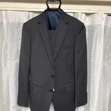 고급 스트레치 수트 쓰리 피스 다크 그레이 MAJI 사이즈: Y7