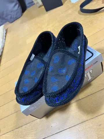 하우스 슈즈 페이즐리 무늬 자수 치카노