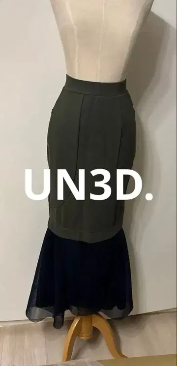 택 포함 새상품 UN3D. CURVE LINE DOCKING SK