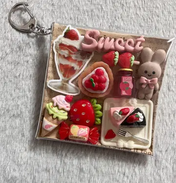가챠 파우치 [ 핑크 리본 토끼님 딸기 파르페 ]