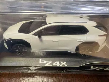 도요타 신형 bz4X 화이트 미니카 1/30