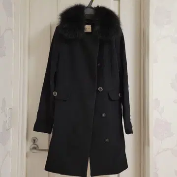 새상품급, 시착만 한 상품. MIIA 퍼 달린 블랙 롱 코트