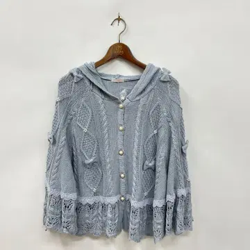 새상품 후드 부착 라이트 블루 케이프 코트