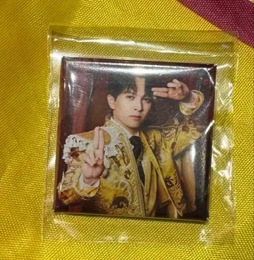 M!LK 한정판 캡슐 토이 스퀘어 캔뱃지 (요시다 진토)