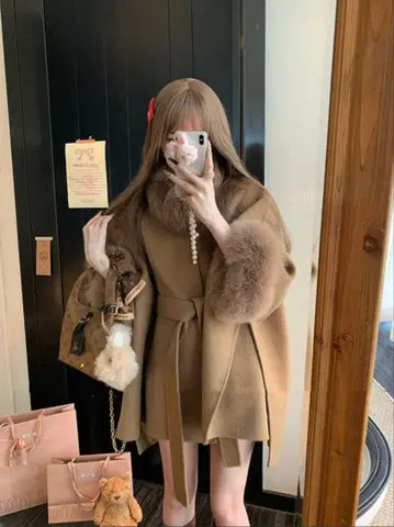 소매 퍼 숏 케이프 코트 nanastyle