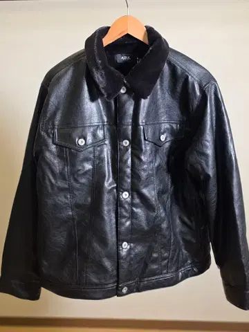 AZUL BY MOUSSY 보아 라이닝 인조 가죽 블루종