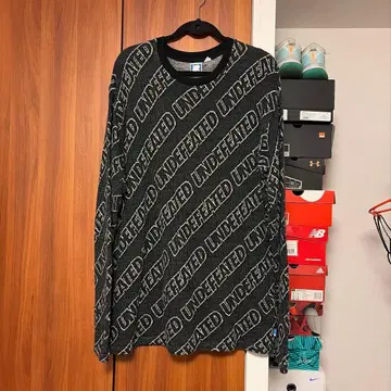 UNDEFEATED 롱 슬리브 니트 XL