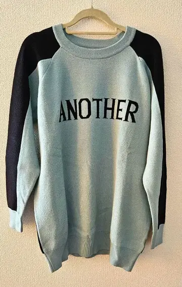 니트 스웨터 래글런 슬리브