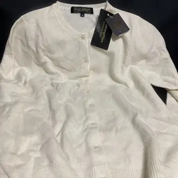 미츠코시 이세탄 화이트 캐시미어 100% 가디건 M 택 포함 미사용품