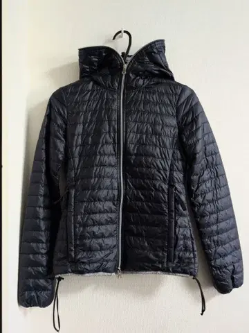 새상품급 DUVETICA 후드 부착 라이트 다운 자켓