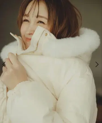 화이트 퍼 다운 자켓