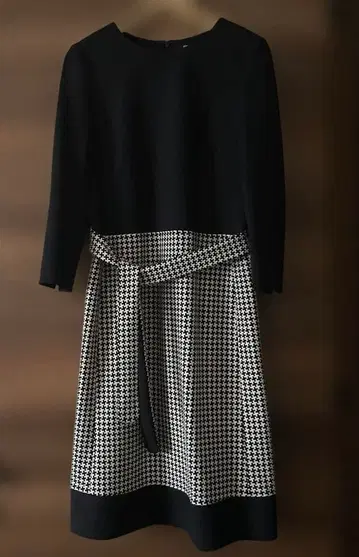 [ 새상품급 ] 피에르 가르뎅 원피스 38 사이즈 블랙 + 하운드투스