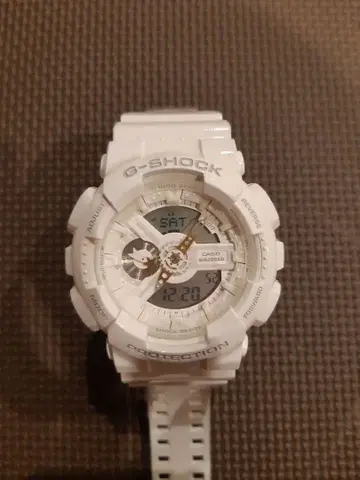 G-SHOCK GA-110 화이트 손목시계