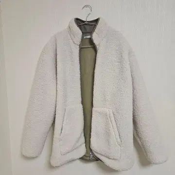 ZARA 플리스 자켓 XL 크림색