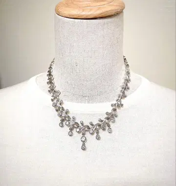 D'ORLAN (돌란) 목걸이