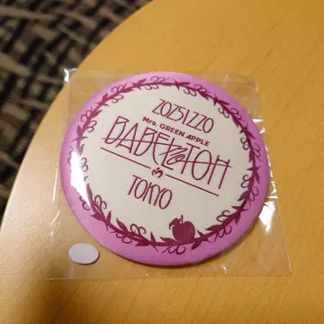 Mrs.GREEN APPLE BABELnoTOH TOKYO 배지