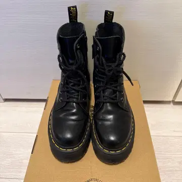 Dr.Martens Jadon 8홀 부츠 블랙 15265001