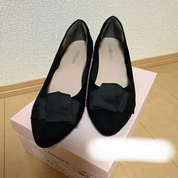 ChiffonFit 블랙 리본 포함 플랫 펌프스