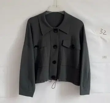 그레이 크롭 자켓 버튼 포함