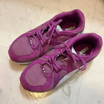 [ 새상품급 ] PUMA 퍼플 스니커즈 러닝화 24.5 cm
