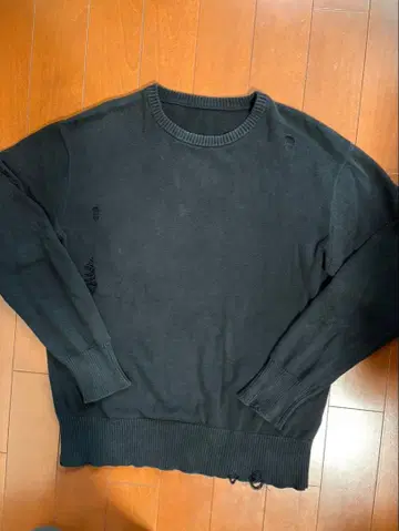 유니폼 익스페리먼트 블랙 크루넥 스웨터