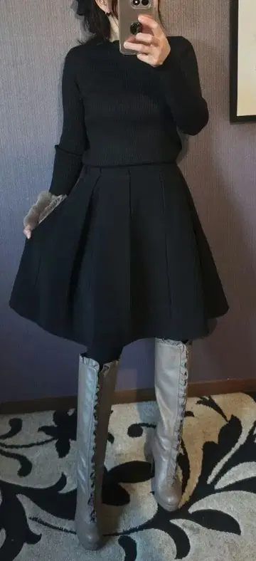 엠프리미어 블랙 미디 스커트 사이즈 36