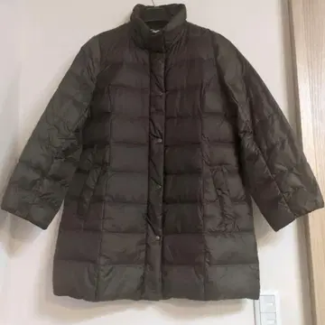 다크 그린 카키색 퀼팅 다운 자켓 그린 컬러 브라운 컬러 다운 90%