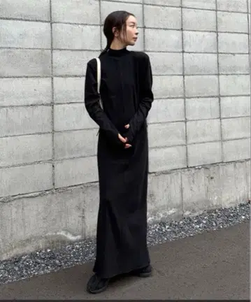 핑거 슬리브 프티 하이 리브 원피스