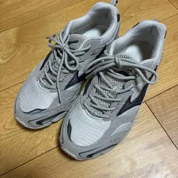 미즈노 MXR 그레이 베이지 24.5cm