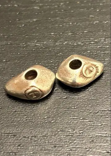 고로즈 각인 비즈, 내 비즈