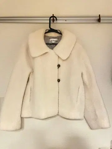 Lily brown 아이보리 보아 코트