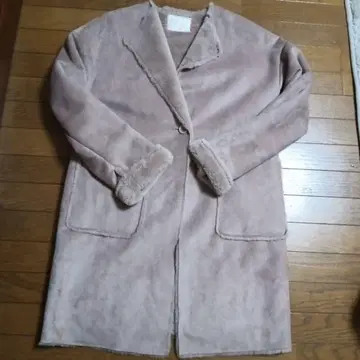 레이 카즌 무스탕 코트 F 사이즈