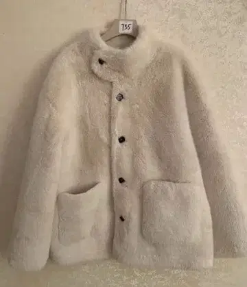 화이트 보아 자켓