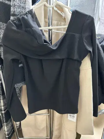 레이디 라이크 블랙 M 사이즈 상의