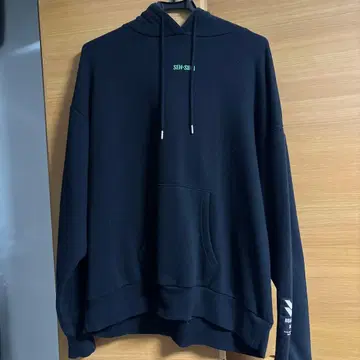 블랙 후드 부착 후드티